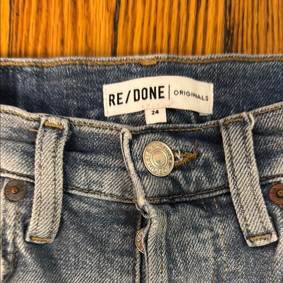 Re Done Distressed Blue Jeans - Picture 2 of 3